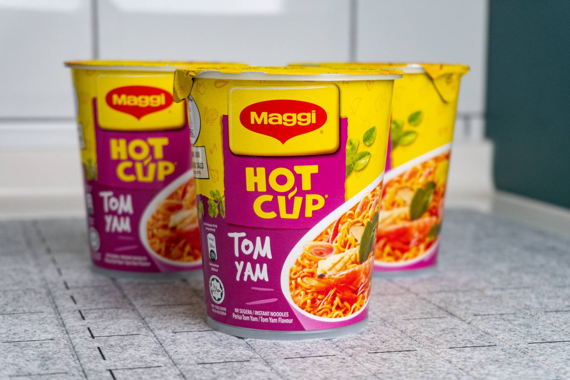 Maggi HOT CUP Noodles Tom Yum